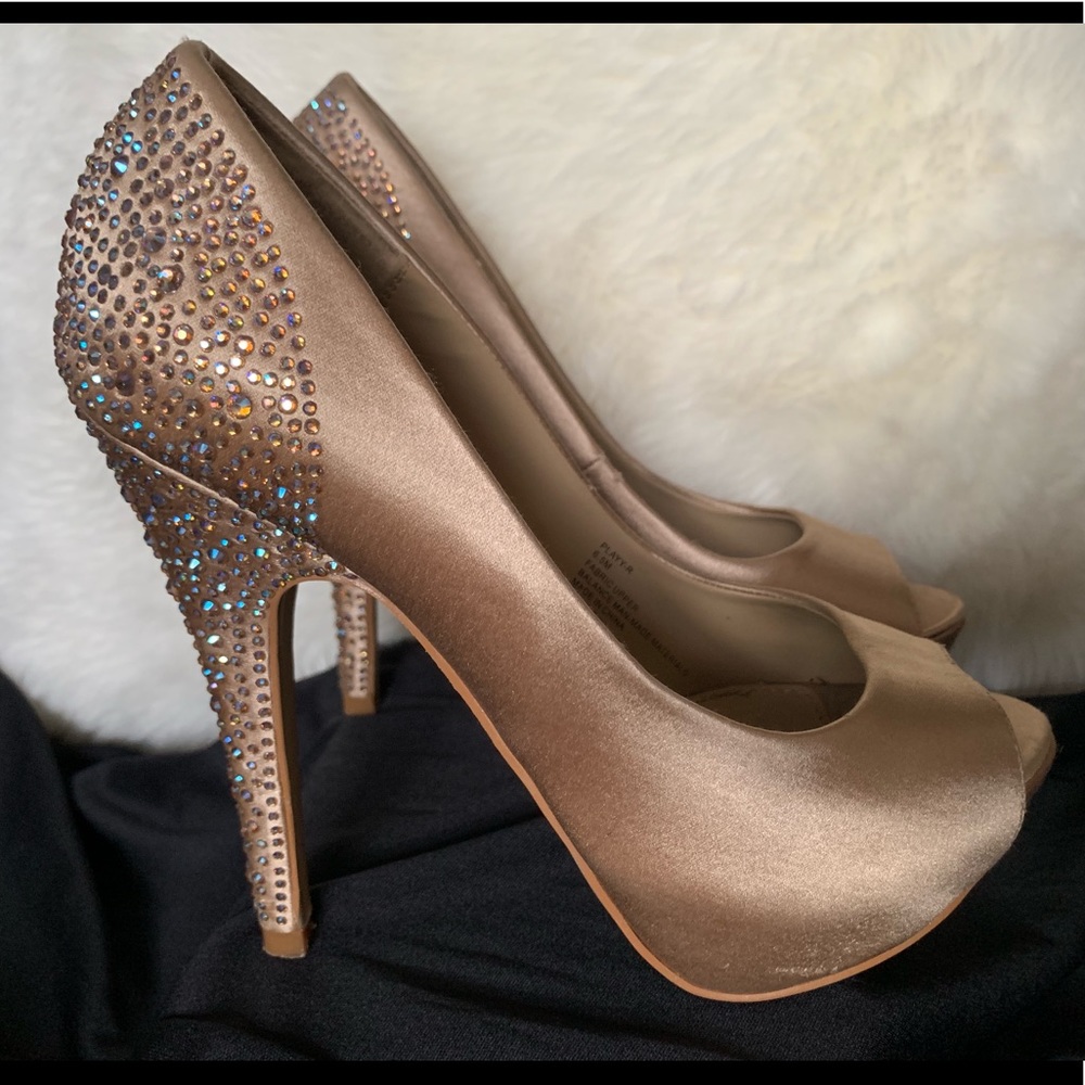 Steve Madden Rhinestone Pumps